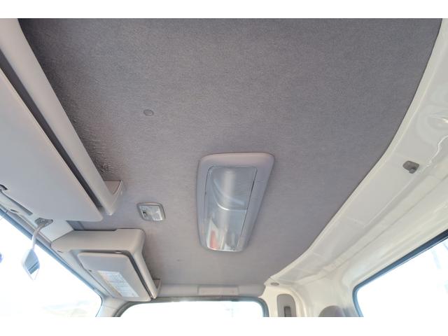 エルフトラック 　ワイド超ロング３段ラジコンクレーン　２．９３ｔ吊り　オートマ車　荷台内寸４２５０×２０８０（71枚目）