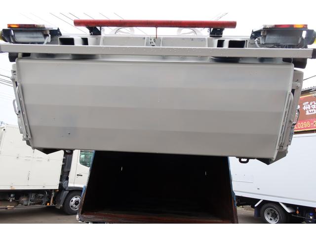 エルフトラック 新明和 ワイド 巻き込みパッカー車 5.8立米 汚水タンク付 連続スイッチ付(18枚目)