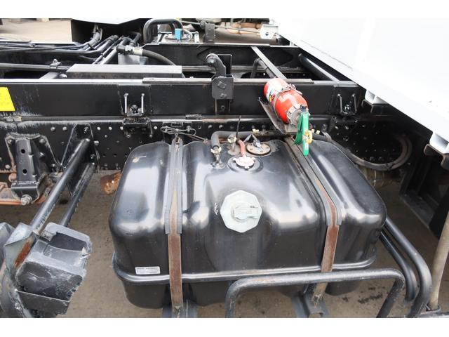 エルフトラック 新明和 ワイド 巻き込みパッカー車 5.8立米 汚水タンク付 連続スイッチ付(32枚目)