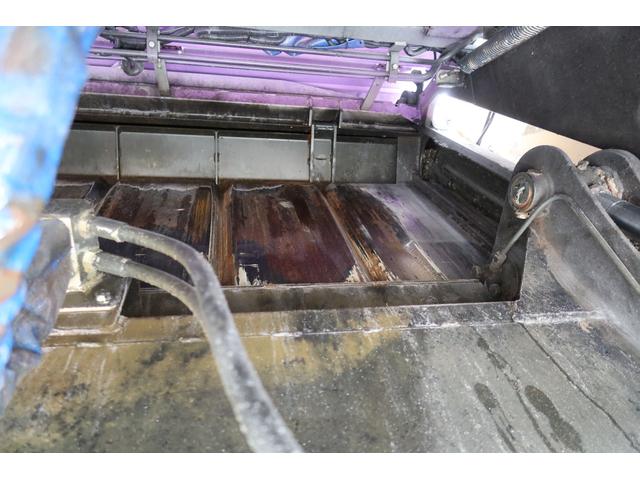 フォワード 　新明和　プレスパッカー車　８．２立米　汚水タンク付　連続スイッチ付　積載１７５０ｋｇ（21枚目）