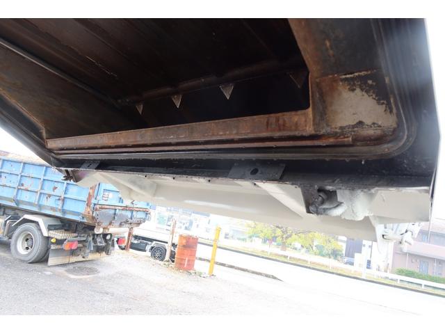 フォワード 　新明和　プレスパッカー車　８．２立米　汚水タンク付　連続スイッチ付　積載１７５０ｋｇ（23枚目）