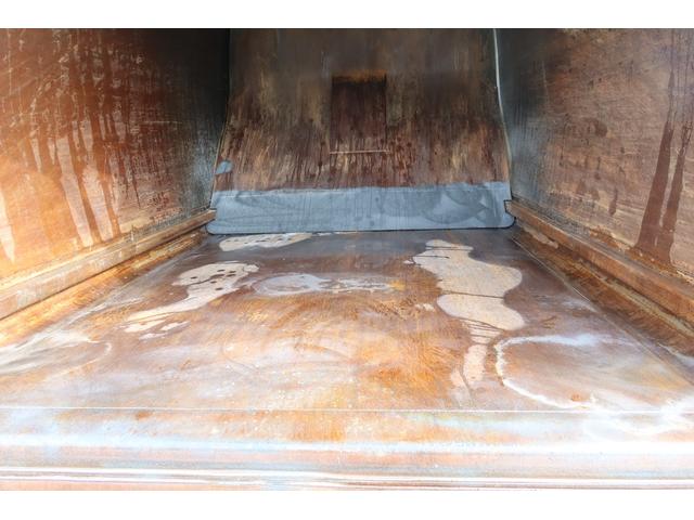 フォワード 　新明和　プレスパッカー車　８．２立米　汚水タンク付　連続スイッチ付　積載１７５０ｋｇ（28枚目）