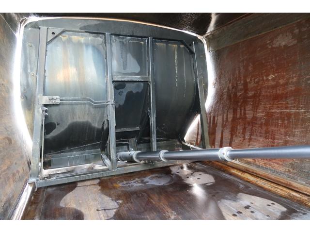 フォワード 　新明和　プレスパッカー車　８．２立米　汚水タンク付　連続スイッチ付　積載１７５０ｋｇ（32枚目）