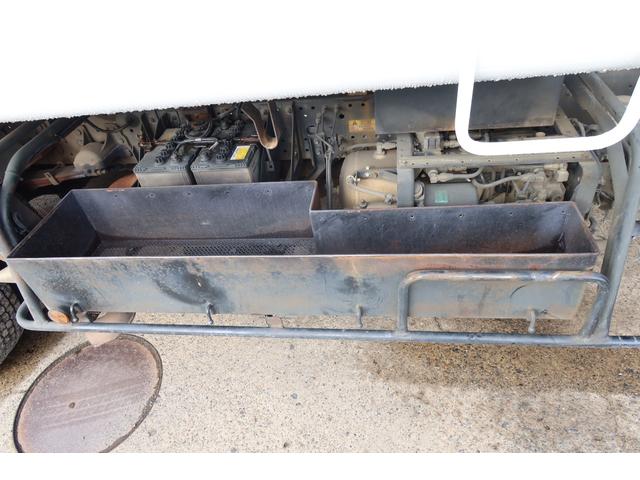 フォワード 　新明和　プレスパッカー車　８．２立米　汚水タンク付　連続スイッチ付　積載１７５０ｋｇ（46枚目）