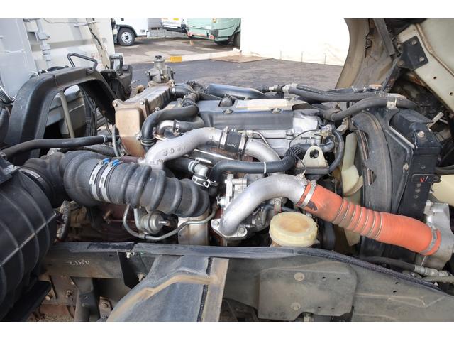 フォワード 　新明和　プレスパッカー車　８．２立米　汚水タンク付　連続スイッチ付　積載１７５０ｋｇ（60枚目）