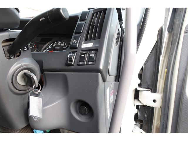 フォワード 　新明和　プレスパッカー車　８．２立米　汚水タンク付　連続スイッチ付　積載１７５０ｋｇ（66枚目）