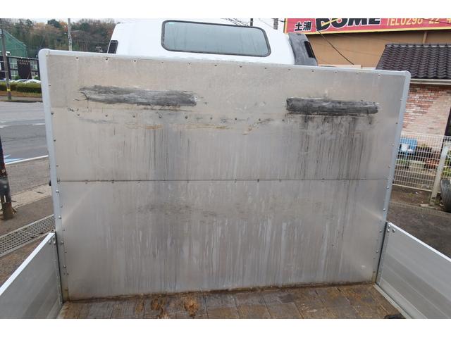 フォワード 　アルミブロック平ボディー　ベッド付　荷台内寸６２２０×２２２０　左右アオリＨ５００　後アオリＨ４００　床フック７対（14枚目）