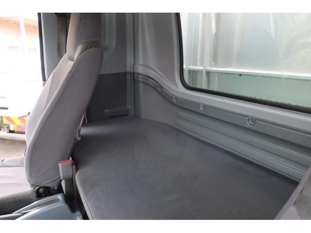 フォワード 　アルミブロック平ボディー　ベッド付　荷台内寸６２２０×２２２０　左右アオリＨ５００　後アオリＨ４００　床フック７対（76枚目）