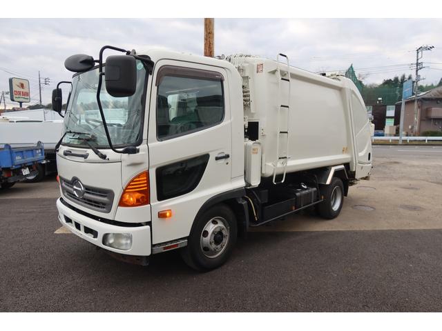 ヒノレンジャー 　新明和　プレスパッカー車　８．２立米　連続スイッチ付　汚水タンク付（3枚目）