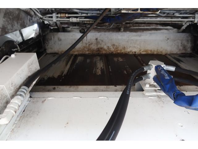 ヒノレンジャー 　新明和　プレスパッカー車　８．２立米　連続スイッチ付　汚水タンク付（17枚目）