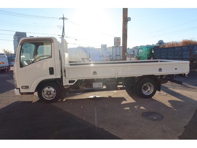 エルフトラック 　標準ロング平ボディー　積載３０００ｋｇ　荷台内寸４３５０×１７９０（4枚目）