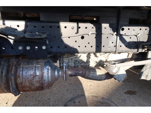 エルフトラック 　標準ロング平ボディー　積載３０００ｋｇ　荷台内寸４３５０×１７９０（21枚目）