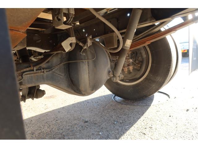 エルフトラック 　標準ロング平ボディー　積載３０００ｋｇ　荷台内寸４３５０×１７９０（27枚目）