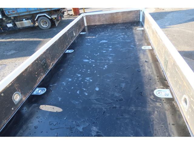 エルフトラック 　標準ロング平ボディー　積載３０００ｋｇ　荷台内寸４３５０×１７９０（32枚目）