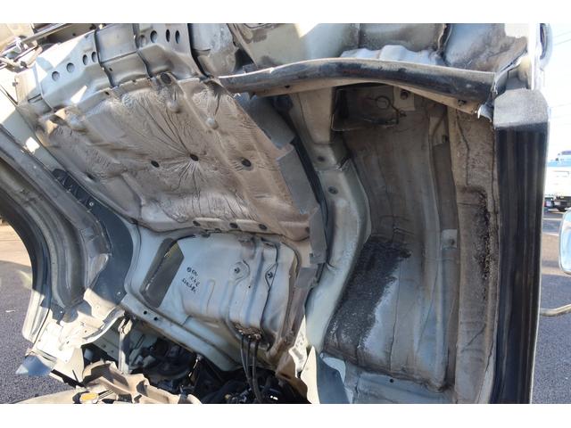 エルフトラック 　標準ロング平ボディー　積載３０００ｋｇ　荷台内寸４３５０×１７９０（41枚目）