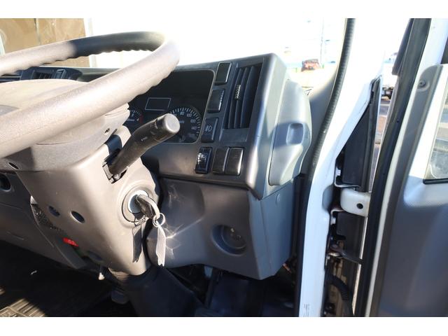 エルフトラック 　標準ロング平ボディー　積載３０００ｋｇ　荷台内寸４３５０×１７９０（50枚目）