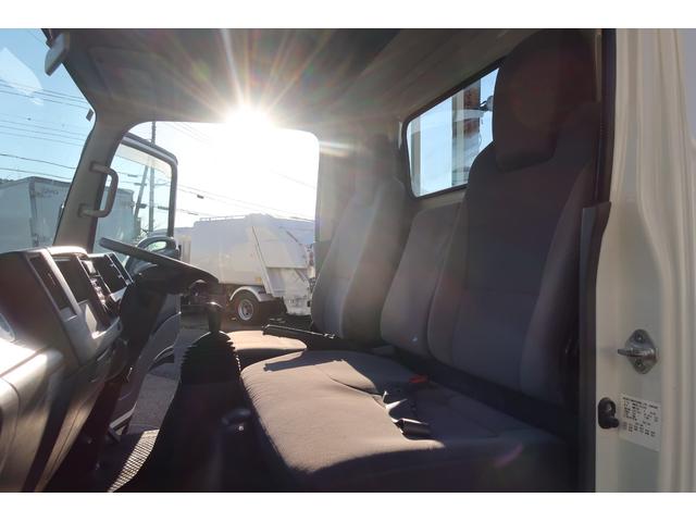 エルフトラック 　標準ロング平ボディー　積載３０００ｋｇ　荷台内寸４３５０×１７９０（62枚目）