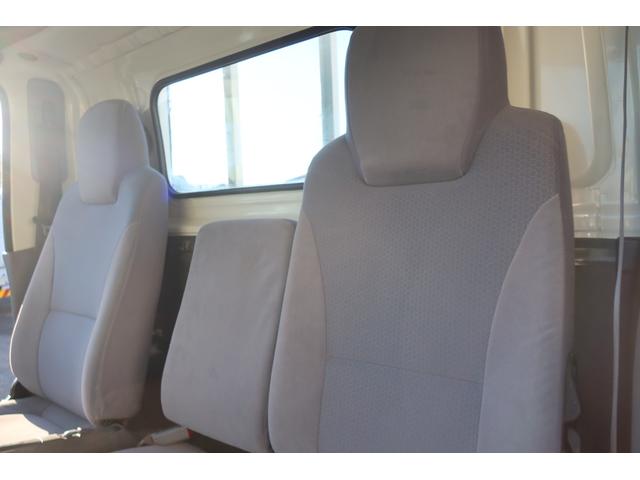 エルフトラック 　標準ロング平ボディー　積載３０００ｋｇ　荷台内寸４３５０×１７９０（63枚目）