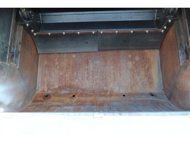 エルフトラック 　極東　プレスパッカー車　４．２立米　汚水タンク付　積載２０００ｋｇ　左スライドドア（14枚目）