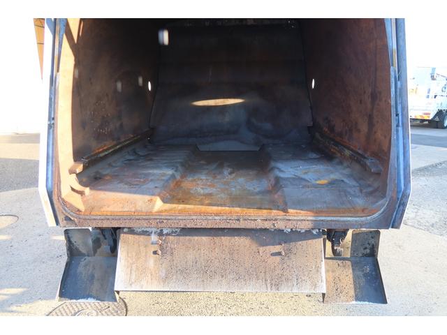 エルフトラック 　極東　プレスパッカー車　４．２立米　汚水タンク付　積載２０００ｋｇ　左スライドドア（24枚目）