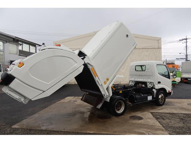デュトロ 　新明和　巻込みパッカー車　５．１立米　汚水タンク付　連続スイッチ付　積載２０００ｋｇ（19枚目）