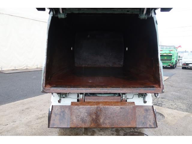 デュトロ 　新明和　巻込みパッカー車　５．１立米　汚水タンク付　連続スイッチ付　積載２０００ｋｇ（23枚目）