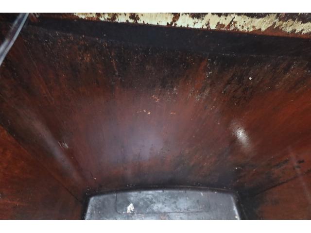 デュトロ 　新明和　巻込みパッカー車　５．１立米　汚水タンク付　連続スイッチ付　積載２０００ｋｇ（26枚目）