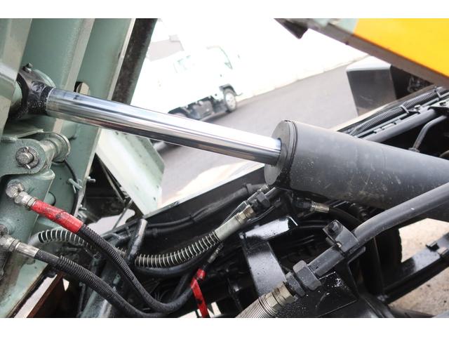 デュトロ 　新明和　巻込みパッカー車　５．１立米　汚水タンク付　連続スイッチ付　積載２０００ｋｇ（33枚目）