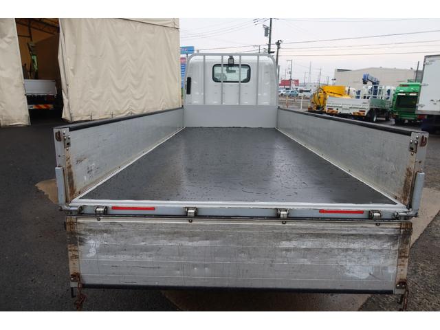 エルフトラック 　標準ロング平ボディー　アルミブロック　積載２０００ｋｇ（10枚目）