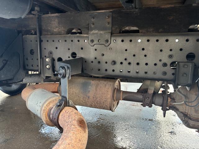 フォワード 　４段ラジコンクレーン　オートマ車　荷台内寸５４００×２１６０（32枚目）