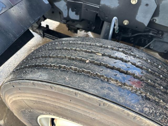 フォワード 　４段ラジコンクレーン　オートマ車　荷台内寸５４００×２１６０（56枚目）