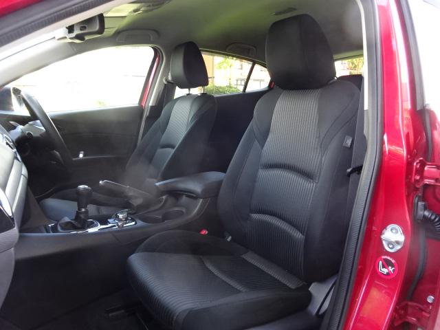 アクセラスポーツ １５Ｓツーリング　ナビＴＶ（フルセグ）キセノンライト　スマートキー２個　レーダークルーズコントロール　スマートシティブレーキサポート　レインセンサー　フォグランプ　ＡＦＳ　ＬＥＶ　車間距離制御システム　衝突軽減装置（8枚目）