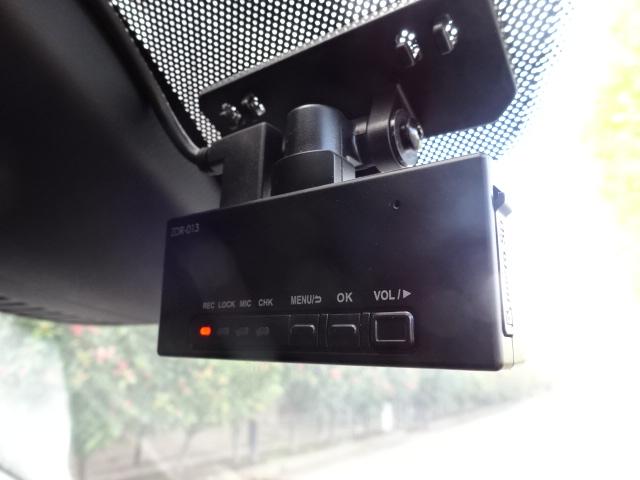 アクセラスポーツ １５Ｓツーリング　ナビＴＶ（フルセグ）キセノンライト　スマートキー２個　レーダークルーズコントロール　スマートシティブレーキサポート　レインセンサー　フォグランプ　ＡＦＳ　ＬＥＶ　車間距離制御システム　衝突軽減装置（17枚目）