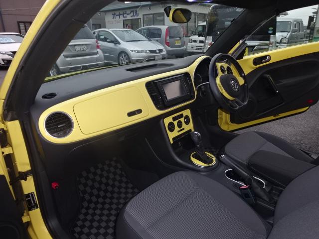 車検も８年９月と長くお買い得で室内同色仕様となっています