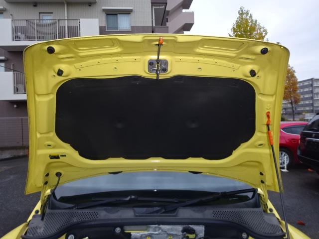 ボンネット内張もきれいな状態を保っています