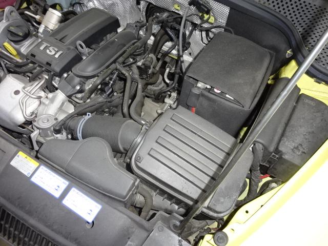 エンジンルーム左側