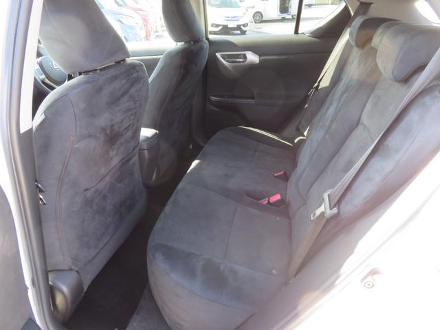 ＣＴ ＣＴ２００ｈ　バージョンＣ　ＨＤＤナビゲーション　フルセグＴＶ　Ｂｌｕｅｔｏｏｔｈ対応　バックカメラ　ＥＴＣ車載器　シートヒーター　クルーズコントロール　アイドリングストップ　スマートキー　プッシュスタート（9枚目）