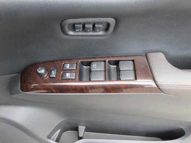 エルグランド 350ハイウェイスタープレミアム HDDナビゲーション フルセグTV Bluetooth対応 アラウンドビューモニター クルーズコントロール サンルーフ 両側パワースライドドア パワーバックドア ETC スマートキー プッシュスタート(29枚目)