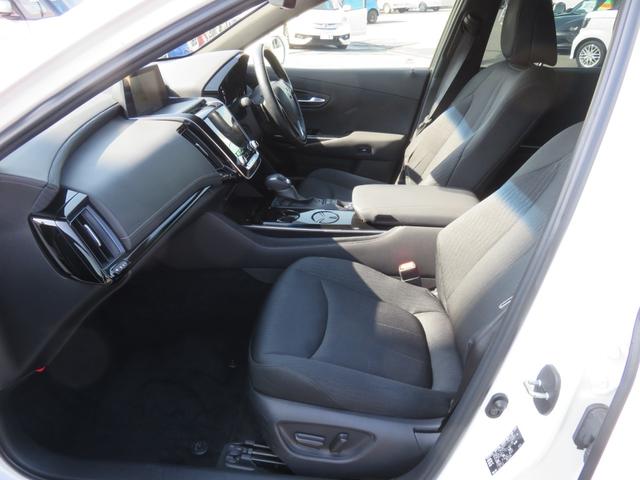 クラウンハイブリッド Ｓ　メモリーナビゲーション　フルセグＴＶ　Ｂｌｕｅｔｏｏｔｈ対応　バックカメラ　ＬＥＤヘッドライト　クルーズコントロール　ＥＴＣ車載器　パワーシート　アイドリングストップ　スマートキー　衝突軽減ブレーキ（8枚目）