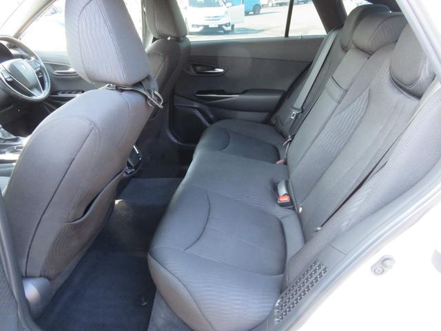 クラウンハイブリッド Ｓ　メモリーナビゲーション　フルセグＴＶ　Ｂｌｕｅｔｏｏｔｈ対応　バックカメラ　ＬＥＤヘッドライト　クルーズコントロール　ＥＴＣ車載器　パワーシート　アイドリングストップ　スマートキー　衝突軽減ブレーキ（9枚目）