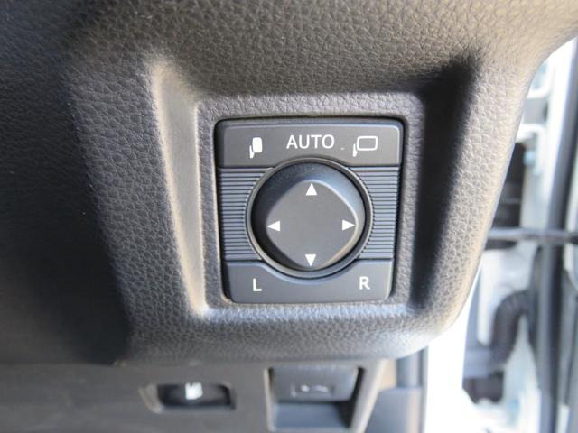 クラウンハイブリッド Ｓ　メモリーナビゲーション　フルセグＴＶ　Ｂｌｕｅｔｏｏｔｈ対応　バックカメラ　ＬＥＤヘッドライト　クルーズコントロール　ＥＴＣ車載器　パワーシート　アイドリングストップ　スマートキー　衝突軽減ブレーキ（22枚目）