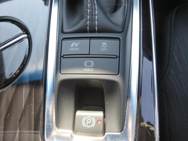 クラウンハイブリッド Ｓ　メモリーナビゲーション　フルセグＴＶ　Ｂｌｕｅｔｏｏｔｈ対応　バックカメラ　ＬＥＤヘッドライト　クルーズコントロール　ＥＴＣ車載器　パワーシート　アイドリングストップ　スマートキー　衝突軽減ブレーキ（23枚目）