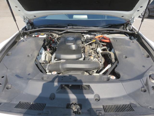 クラウンハイブリッド Ｓ　メモリーナビゲーション　フルセグＴＶ　Ｂｌｕｅｔｏｏｔｈ対応　バックカメラ　ＬＥＤヘッドライト　クルーズコントロール　ＥＴＣ車載器　パワーシート　アイドリングストップ　スマートキー　衝突軽減ブレーキ（47枚目）