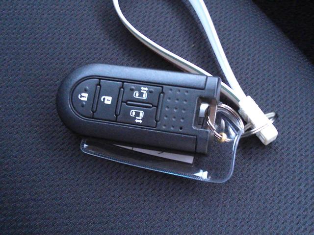 ルーミー カスタムG アイドリング 両側電動SD LEDヘット バックビューモニター Bluetoothオーディオ シートヒータ Aライト フルフラット 地デジ スマートキー メモリナビ 衝突安全ボディ オートエアコン(50枚目)