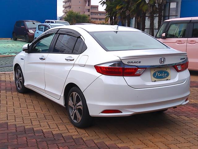 グレイス ハイブリッドＥＸ　ＡＷ　スマートキ－　運転席エアバッグ　ワンセグ　エアコン　Ｂｌｕｅｔｏｏｔｈオーディオ　メモリナビ　ＬＥＤヘッドランプ　クルーズＣ　Ｒカメ　キーレスエントリー　パワーウィンドウ　シートヒータ　ナビＴＶ（11枚目）