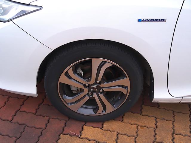 グレイス ハイブリッドＥＸ　ＡＷ　スマートキ－　運転席エアバッグ　ワンセグ　エアコン　Ｂｌｕｅｔｏｏｔｈオーディオ　メモリナビ　ＬＥＤヘッドランプ　クルーズＣ　Ｒカメ　キーレスエントリー　パワーウィンドウ　シートヒータ　ナビＴＶ（20枚目）