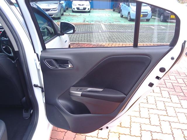 グレイス ハイブリッドＥＸ　ＡＷ　スマートキ－　運転席エアバッグ　ワンセグ　エアコン　Ｂｌｕｅｔｏｏｔｈオーディオ　メモリナビ　ＬＥＤヘッドランプ　クルーズＣ　Ｒカメ　キーレスエントリー　パワーウィンドウ　シートヒータ　ナビＴＶ（42枚目）