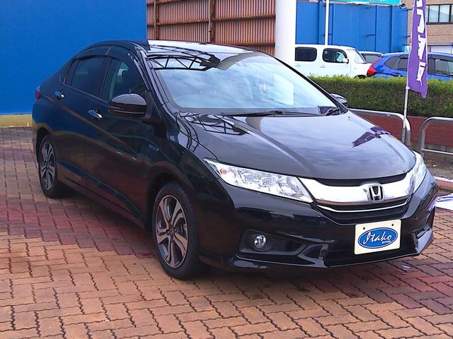 お車の乗り出し時に気になる４点を新品で！新品タイヤ４本、新品バッテリー、新品ブレーキパット、新品エアコンフィルターを交換工賃含めてご提案！本当にうれしいオプションパック！詳しくは店頭スタッフまで・・・