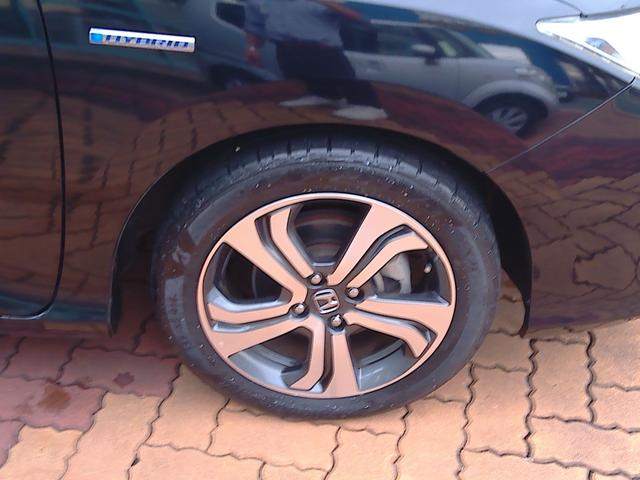 お車の乗り出し時に気になる４点を新品で！新品タイヤ４本、新品バッテリー、新品ブレーキパット、新品エアコンフィルターを交換工賃含めてご提案！本当にうれしいオプションパック！詳しくは店頭スタッフまで・・・