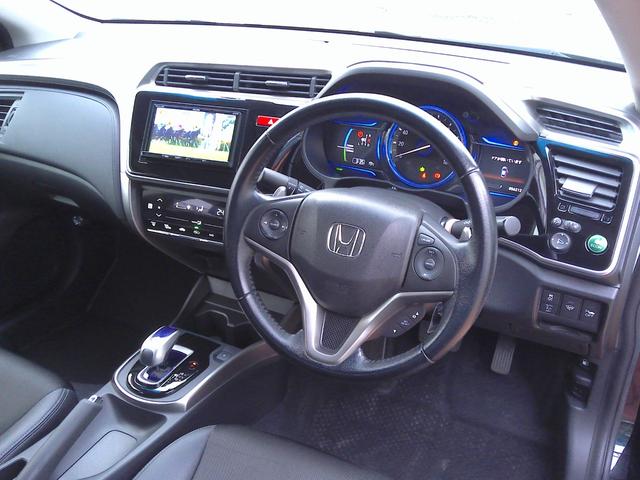 遠方への販売、陸送納車もＯＫ！お住まいの地域や納車方法により費用が異なりますのでお気軽にお問い合わせ下さい。関東にお住まいのお客様は、店頭引取りがオススメです！